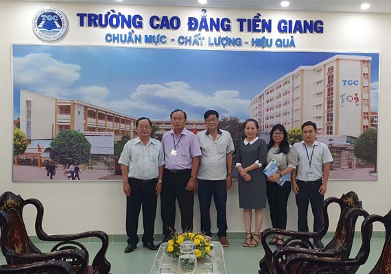 Lãnh đạo Saigon Academy làm việc với Trường Cao đẳng Tiền Giang.